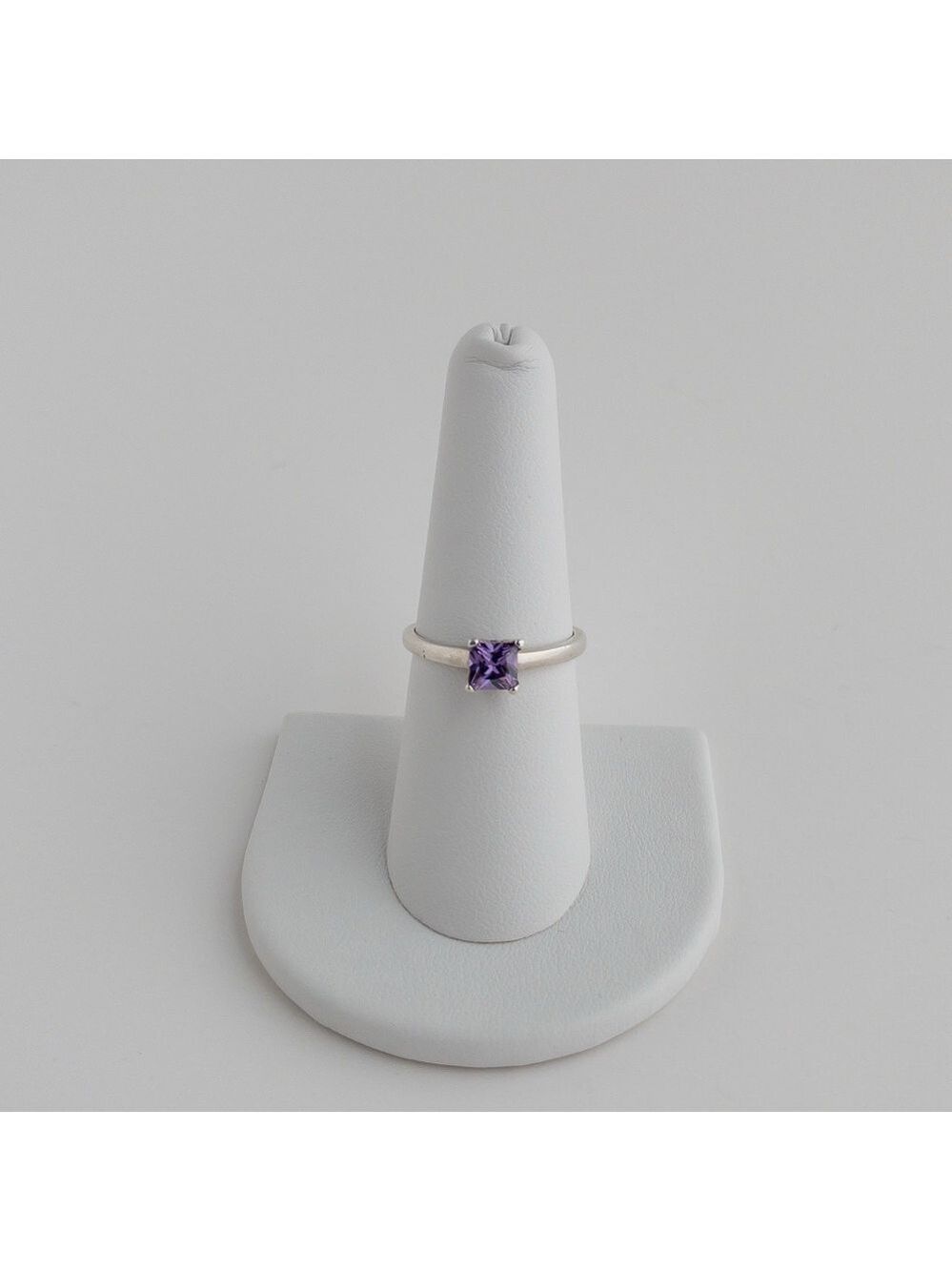 Sterling Silver 925 Purple CZ Solitaire Ring Size 8